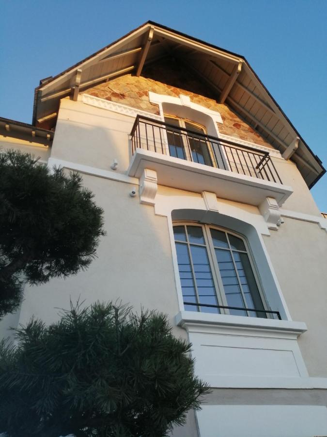 Hôtel&spa La Du Port Appart hôtel *